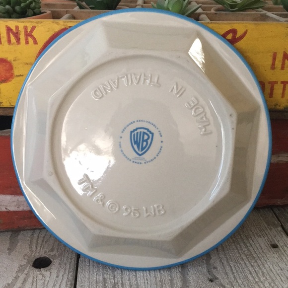 Warner Bros. 1995 Bugs Bunny Pie Plate - Picture 6 of 8